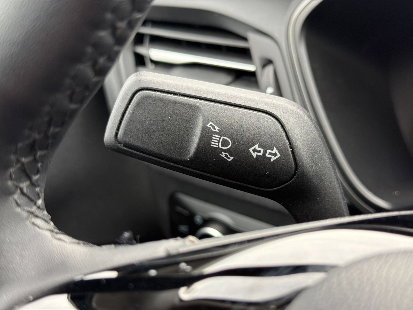 Used 2023 Ford Escape Active AWD/4WD image 27