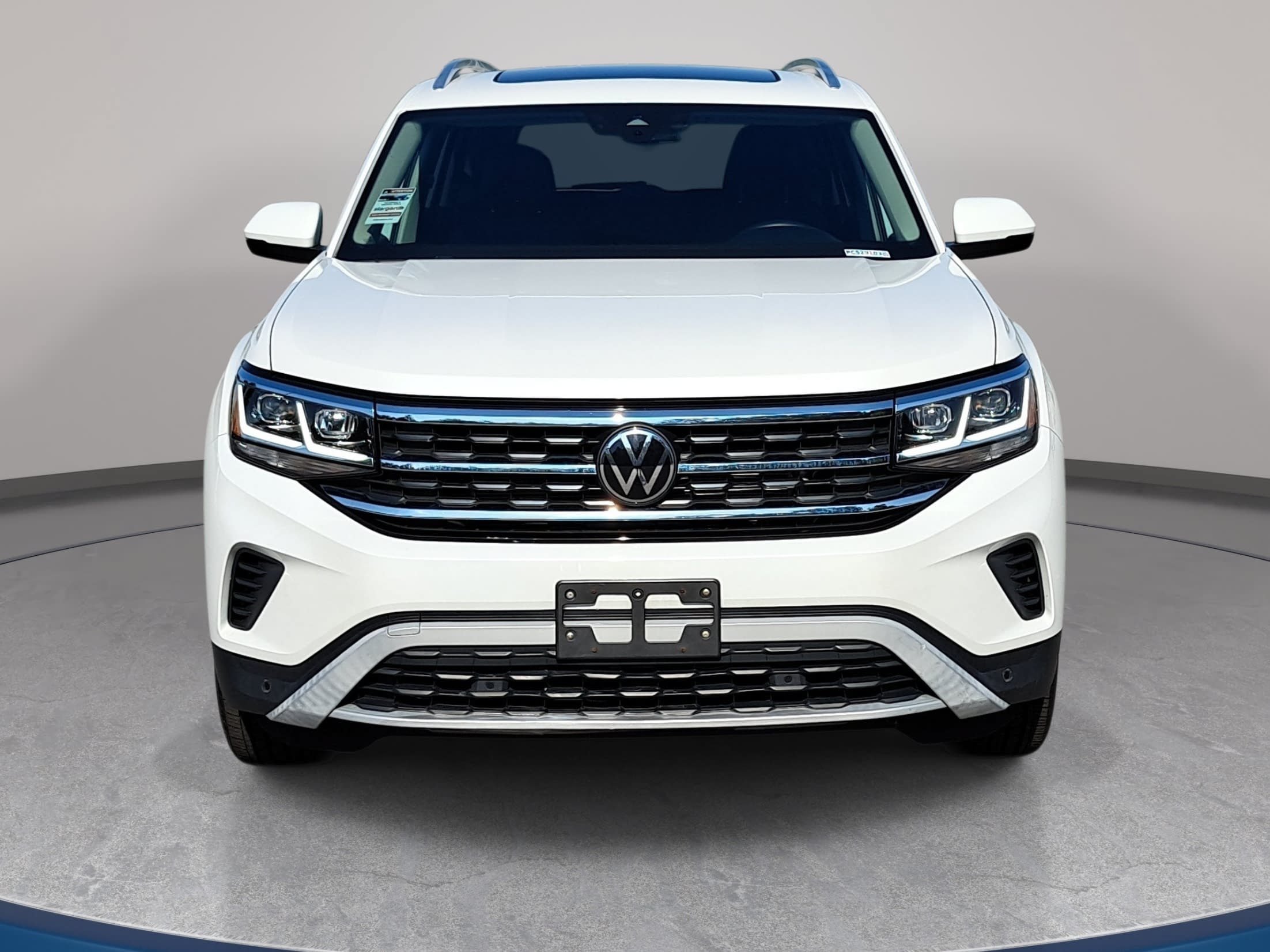 Used 2023 Volkswagen Atlas SEL AWD/4WD image 2