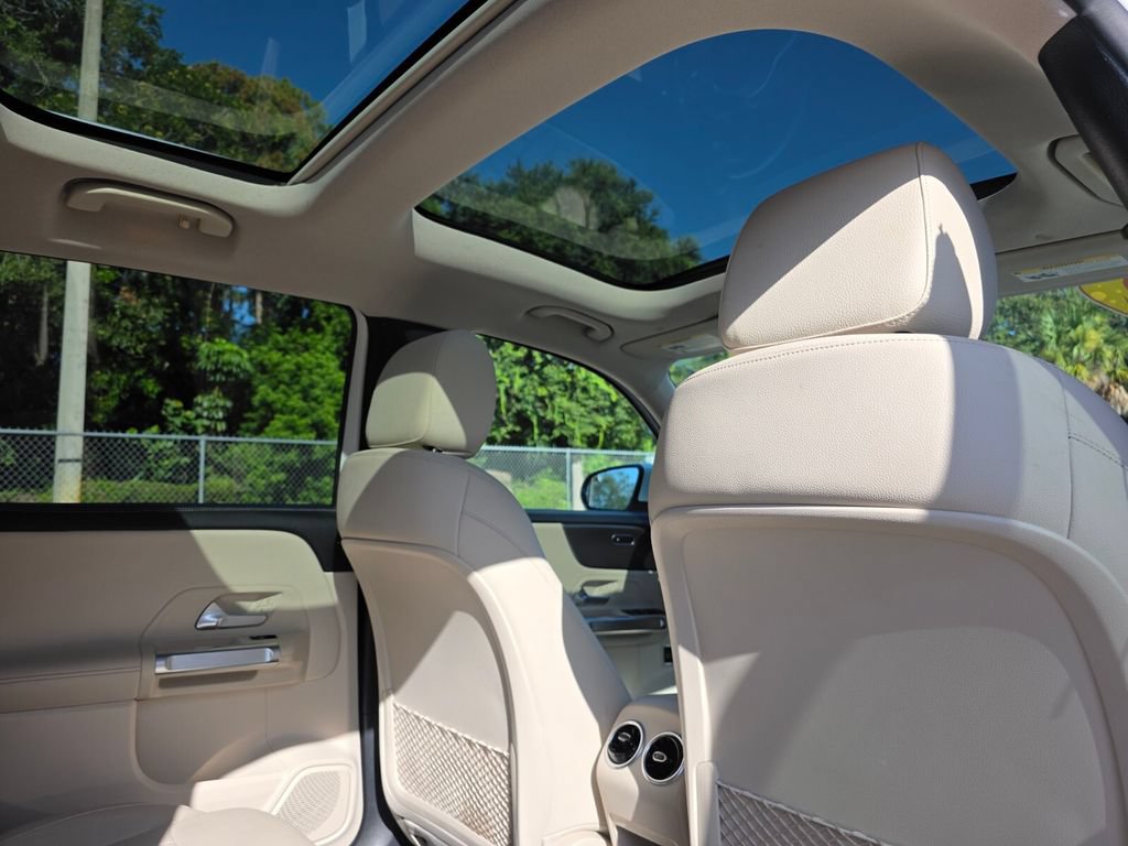 Used 2022 Mercedes-Benz GLB 250 image 16