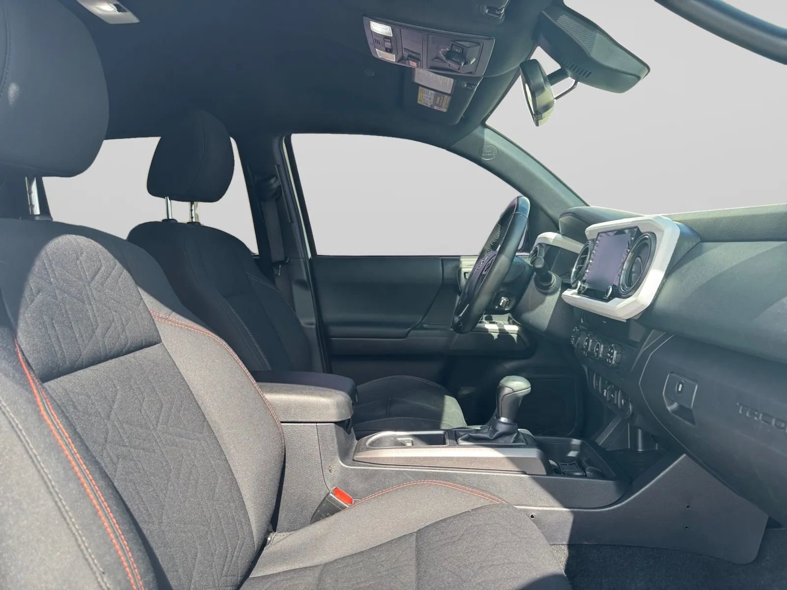 Used 2020 Toyota Tacoma TRD Off-Road image 33