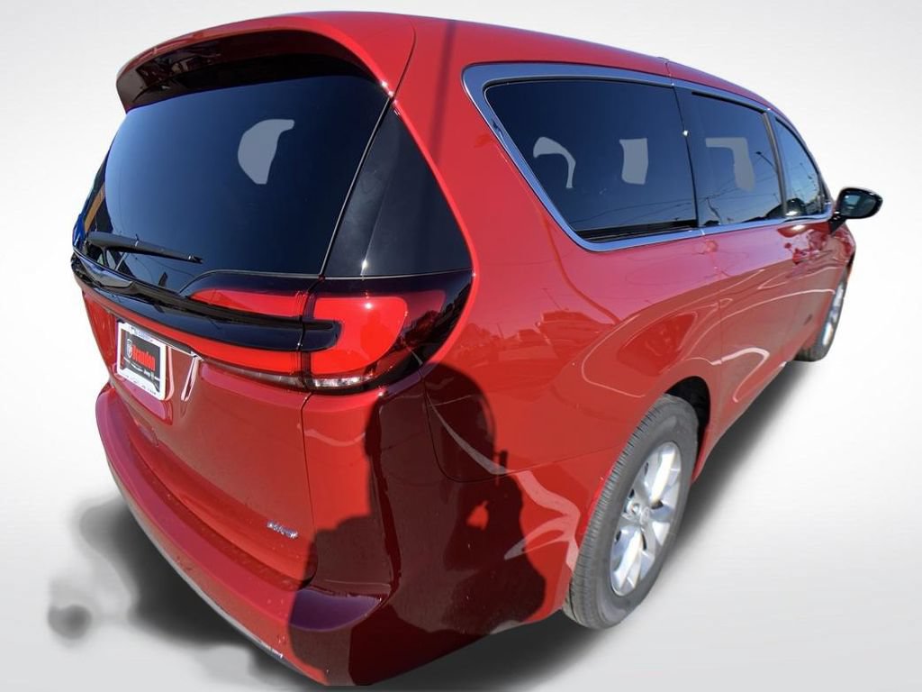 New 2026 Chrysler Pacifica Select AWD/4WD image 5