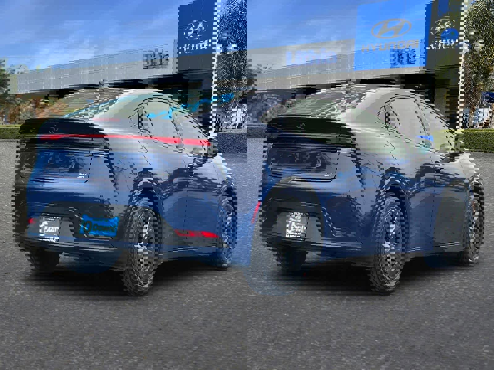 Used 2024 Toyota Prius LE image 2