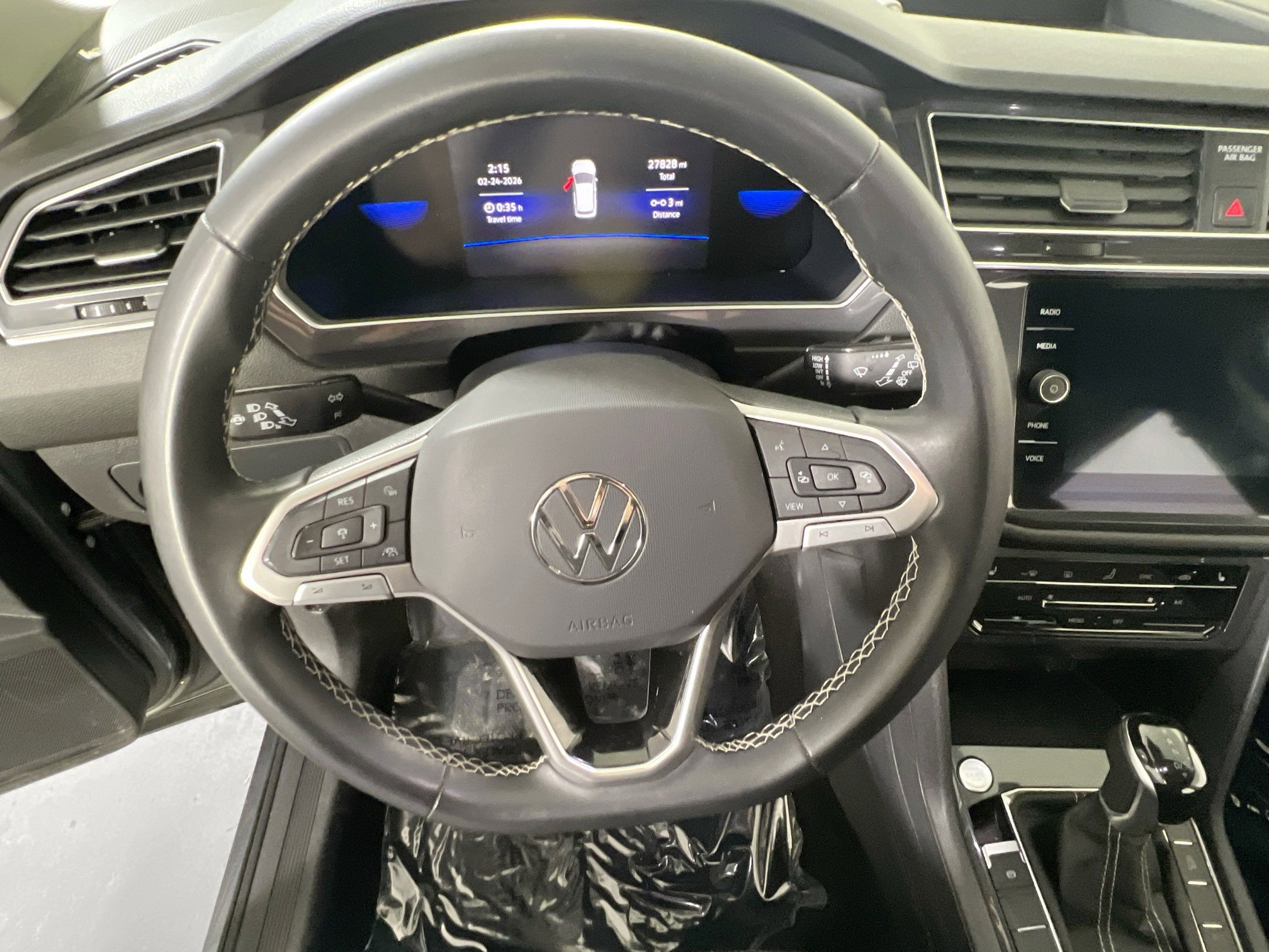 Used 2022 Volkswagen Tiguan SE AWD/4WD image 11