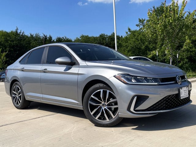 New 2025 Volkswagen Jetta SE FWD image 6
