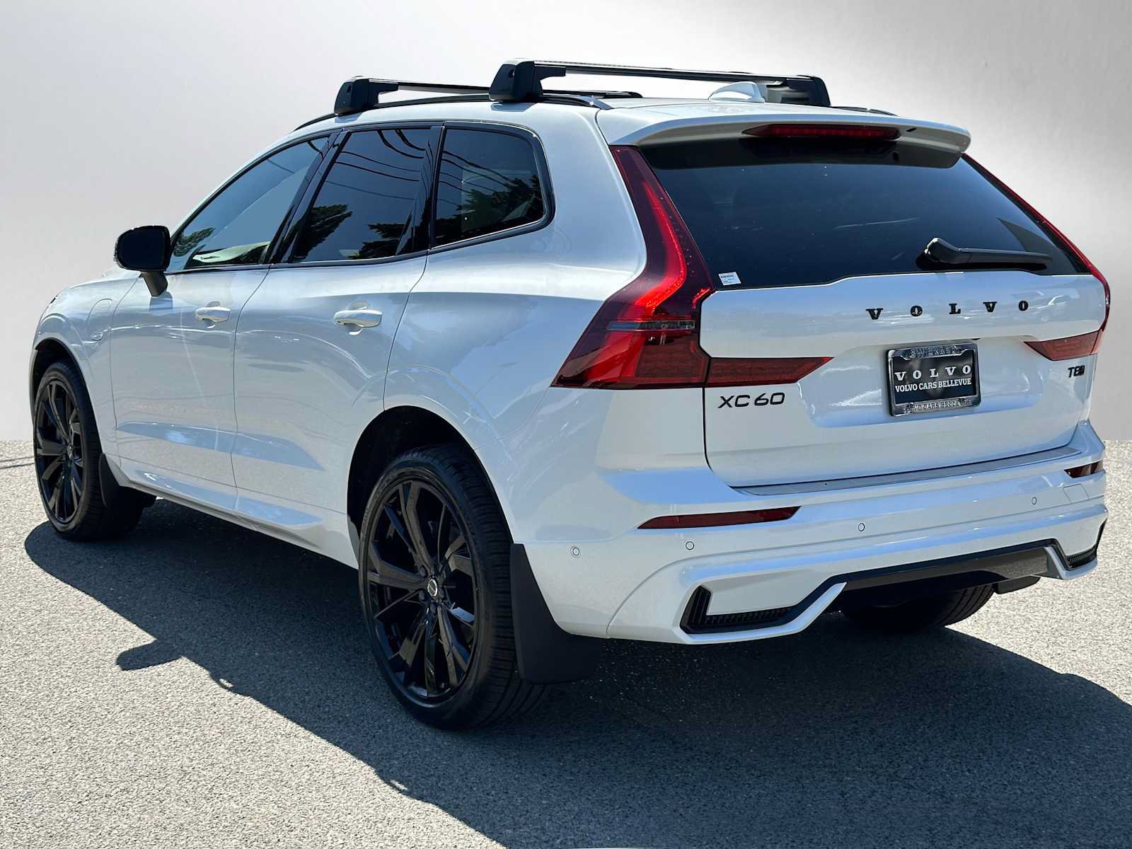 New 2026 Volvo XC60 T8 Ultra w/ Protection Package Premier AWD/4WD image 5