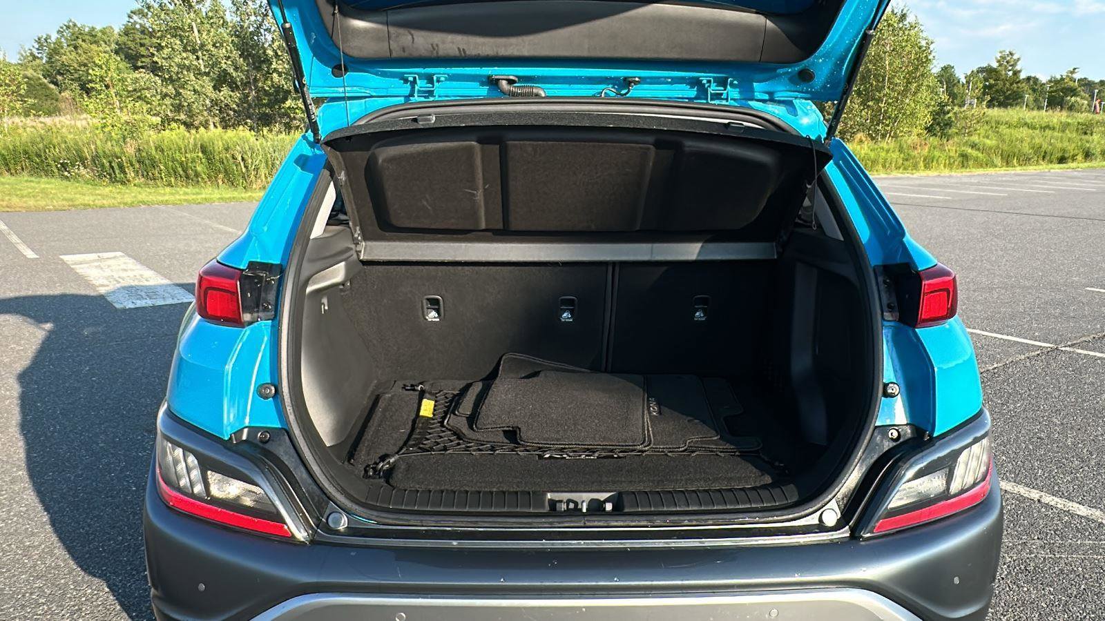 Certified 2022 Hyundai Kona Limited w/ Cargo Package image 21