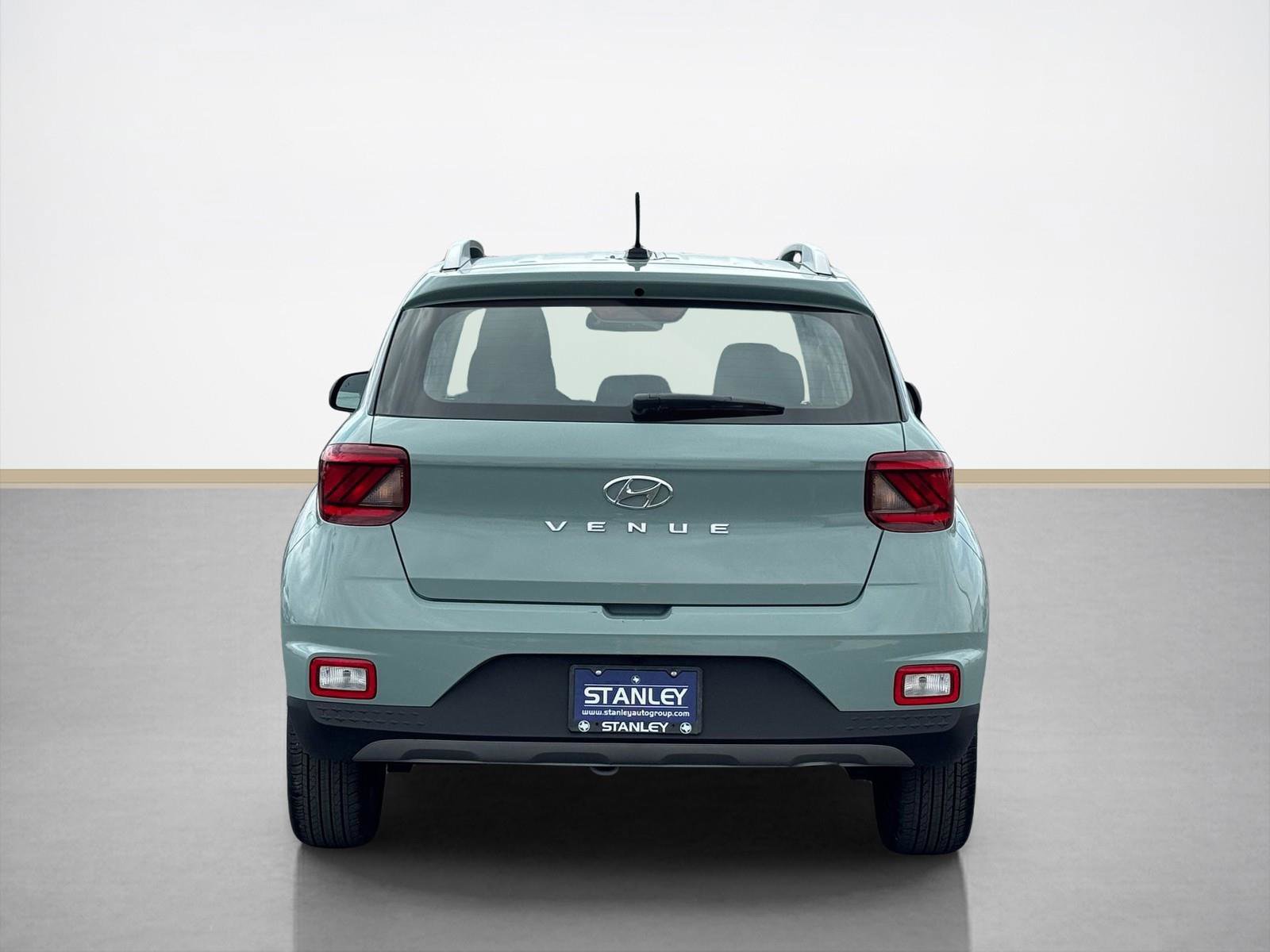 Used 2025 Hyundai Venue SEL image 6