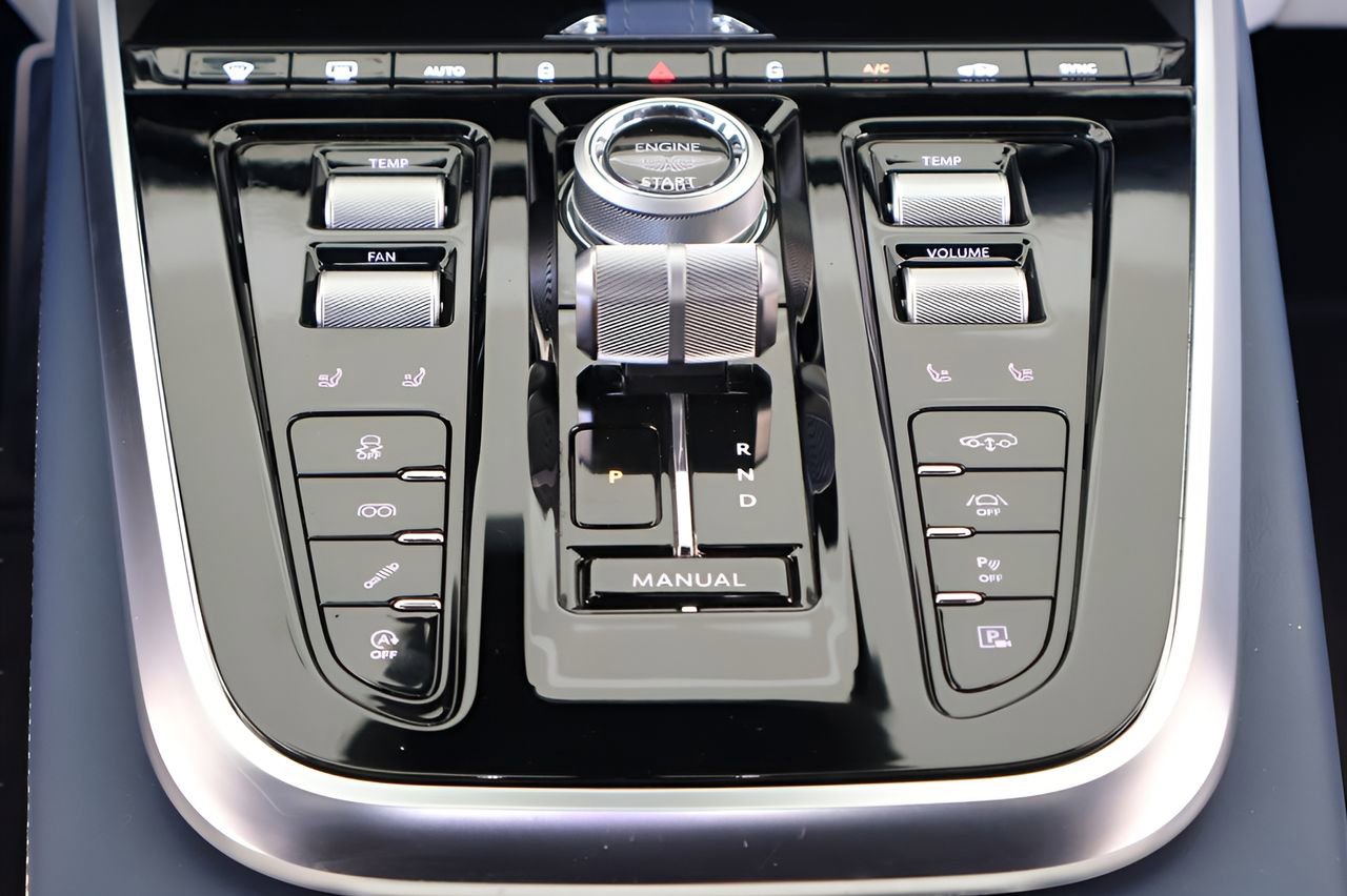 Used 2025 Aston Martin DBX 707 AWD/4WD image 17
