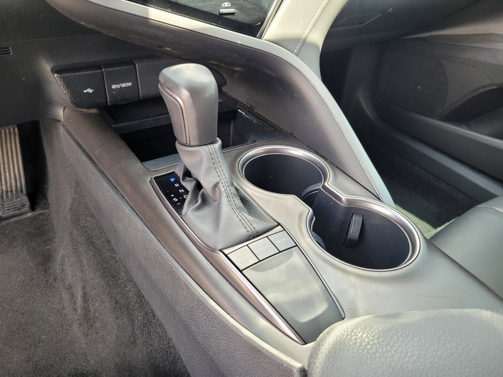 Used 2023 Toyota Camry SE w/ Convenience Package FWD image 20