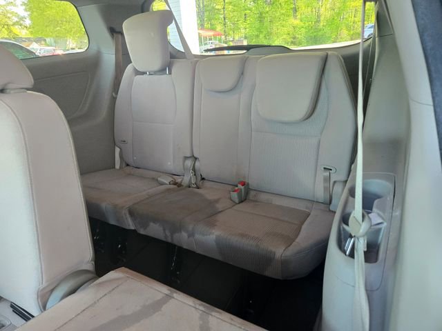 Used 2021 Kia Sedona LX image 19