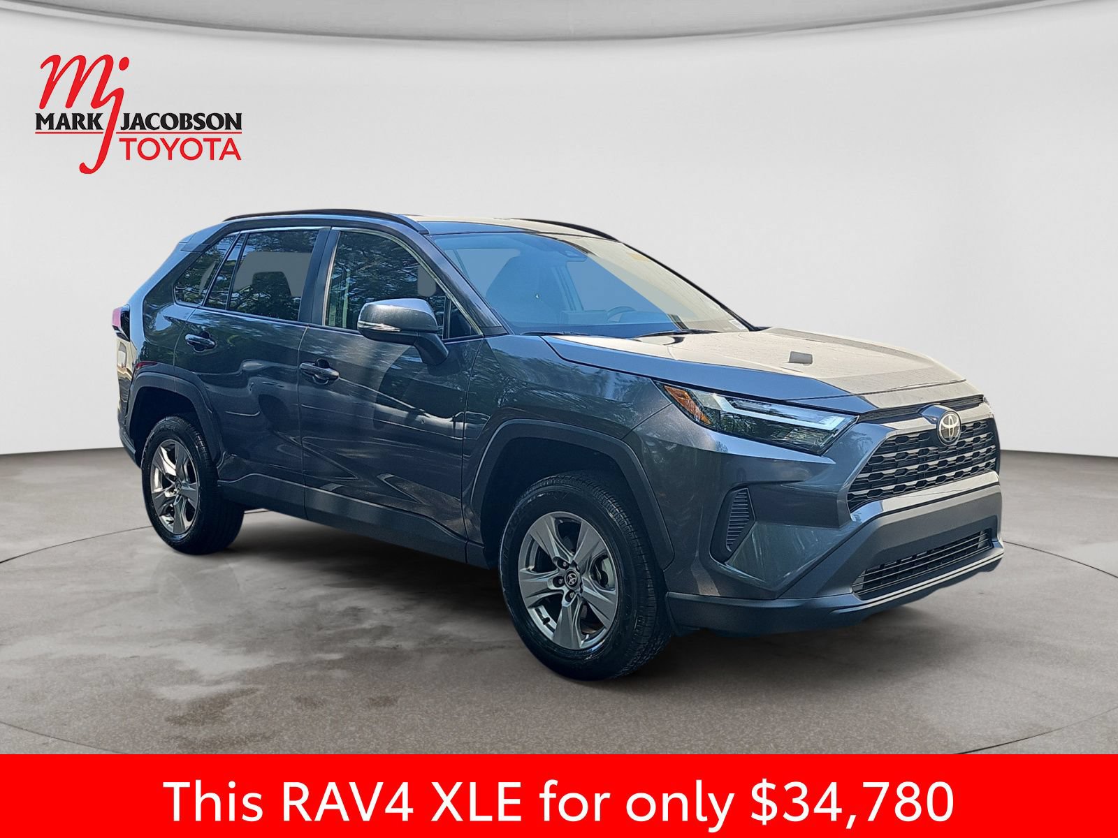 Used 2025 Toyota RAV4 XLE FWD image 5