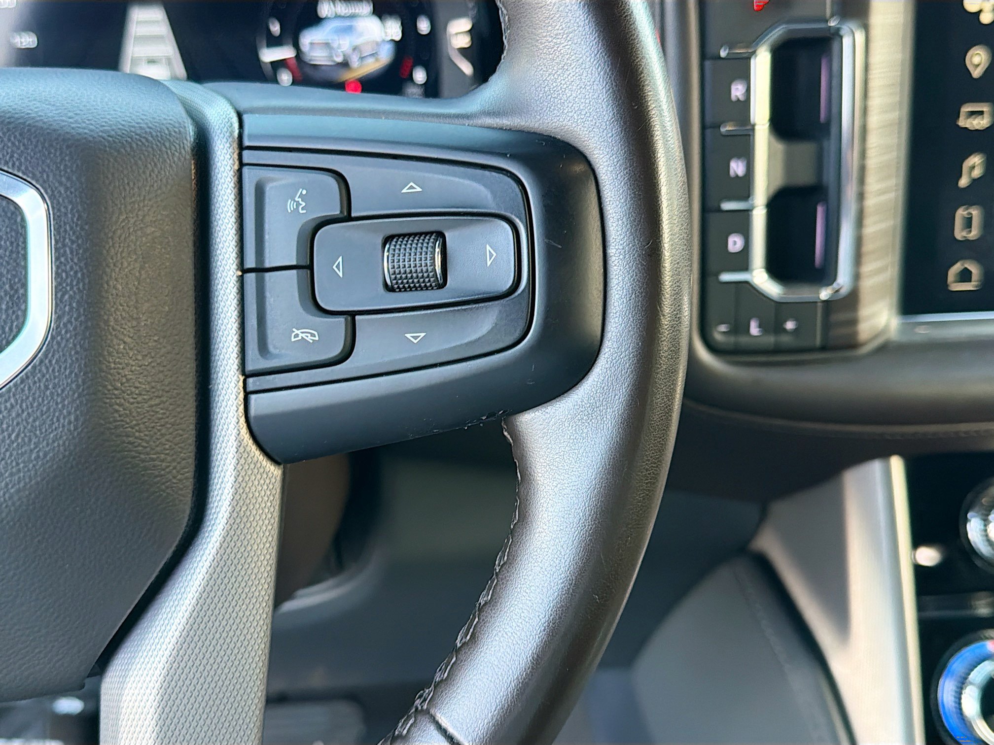 Used 2023 GMC Yukon Denali AWD/4WD image 39