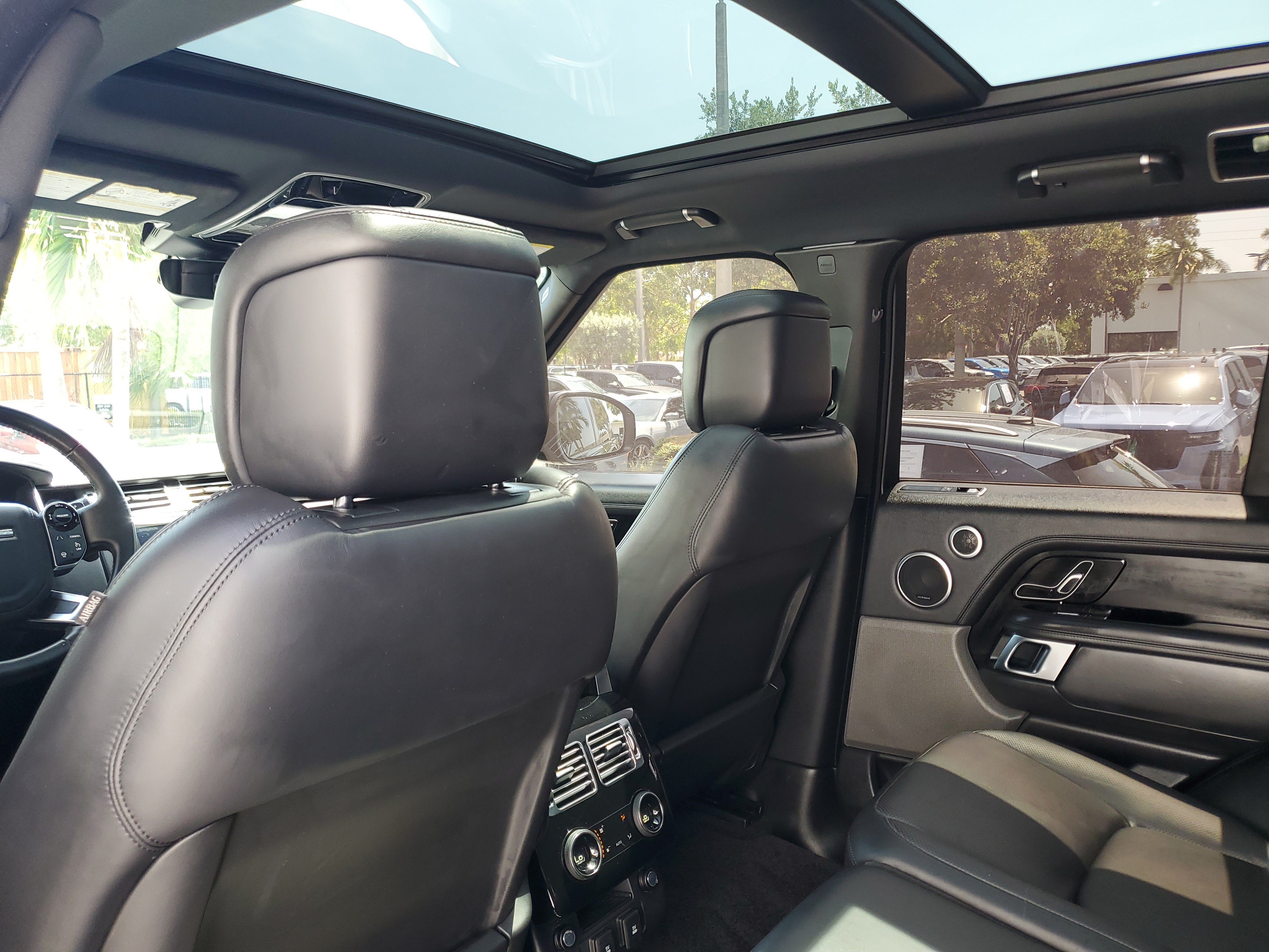 Used 2020 Land Rover Range Rover HSE AWD/4WD image 13