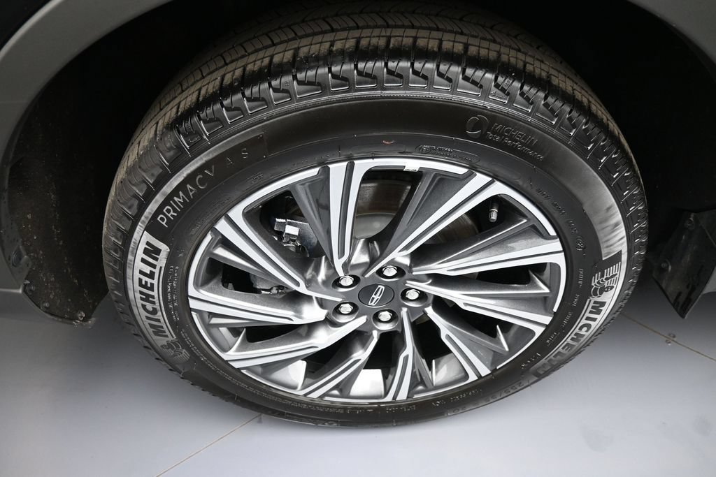 Used 2026 Lincoln Aviator AWD image 12