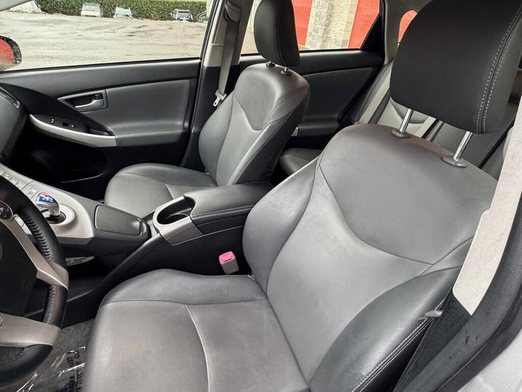 Used 2013 Toyota Prius Five image 17