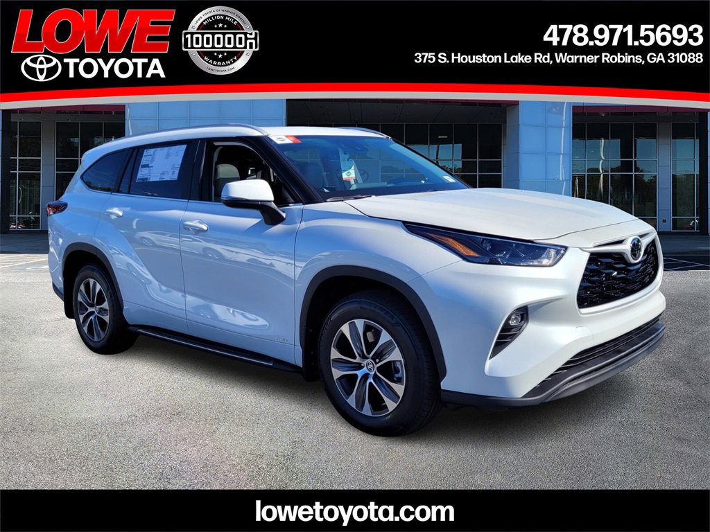 New 2025 Toyota Highlander XLE