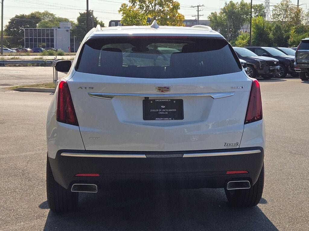 New 2025 Cadillac XT5 Luxury image 18