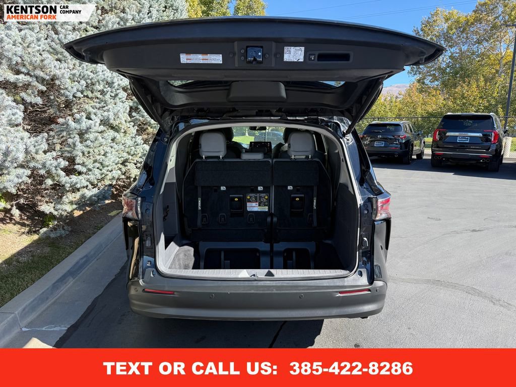 Used 2024 Toyota Sienna XLE image 38