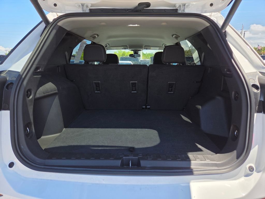 Used 2024 Chevrolet Equinox LT FWD image 15