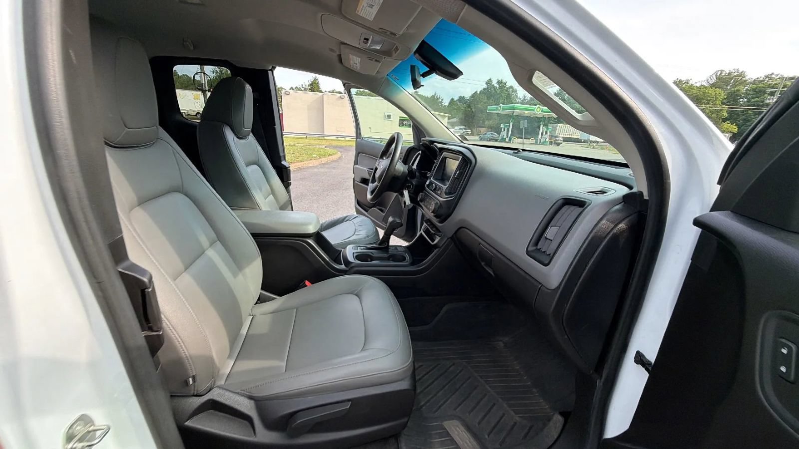 Used 2018 Chevrolet Colorado W/T AWD/4WD image 39