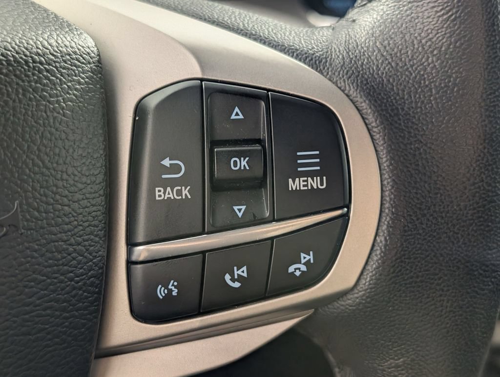 Used 2023 Ford Explorer XLT AWD/4WD image 17