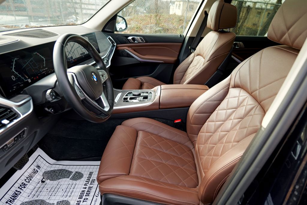 Used 2023 BMW X7 xDrive40i w/ Premium Package image 22