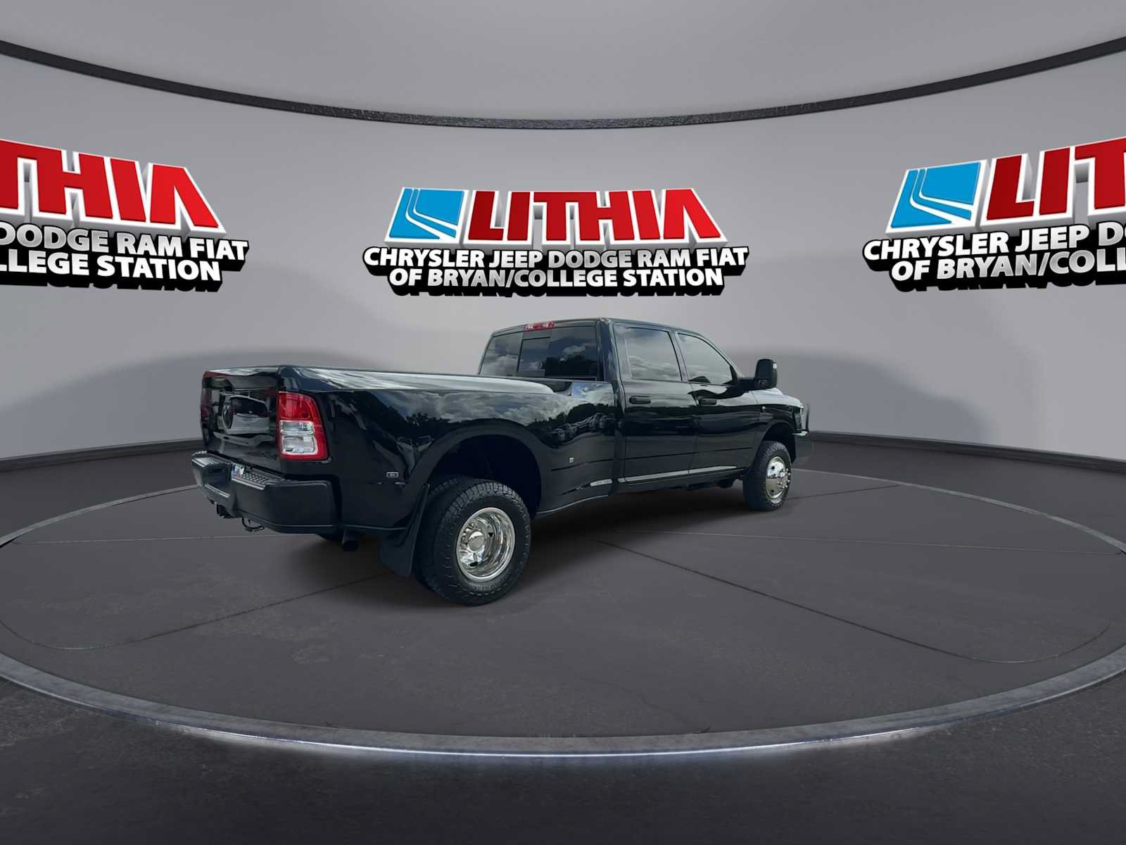 Used 2024 RAM 3500 Tradesman AWD/4WD image 8