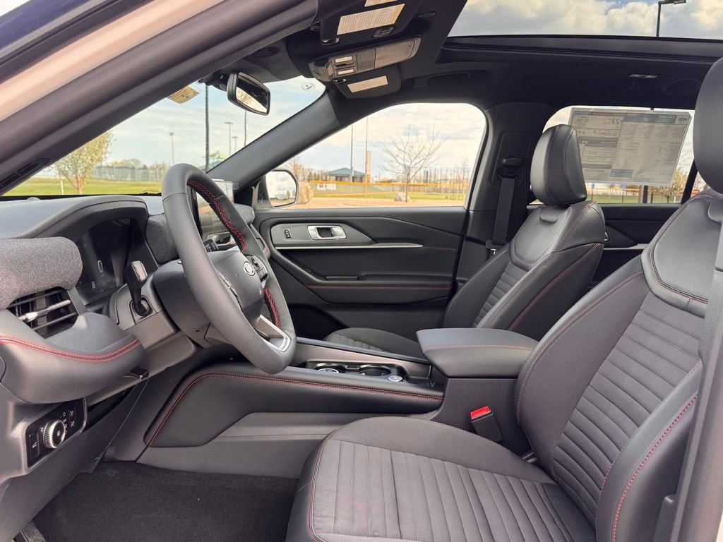 New 2026 Ford Explorer ST-Line w/ ST-Line Street Pack AWD/4WD image 9