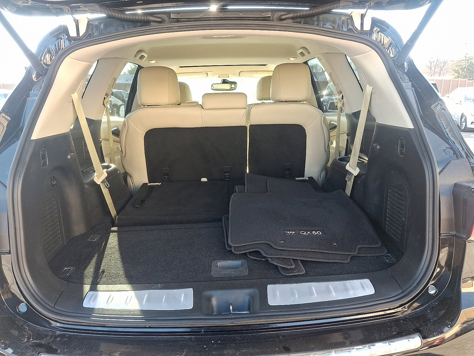 Certified 2019 INFINITI QX60 Luxe w/ Essential Package image 28