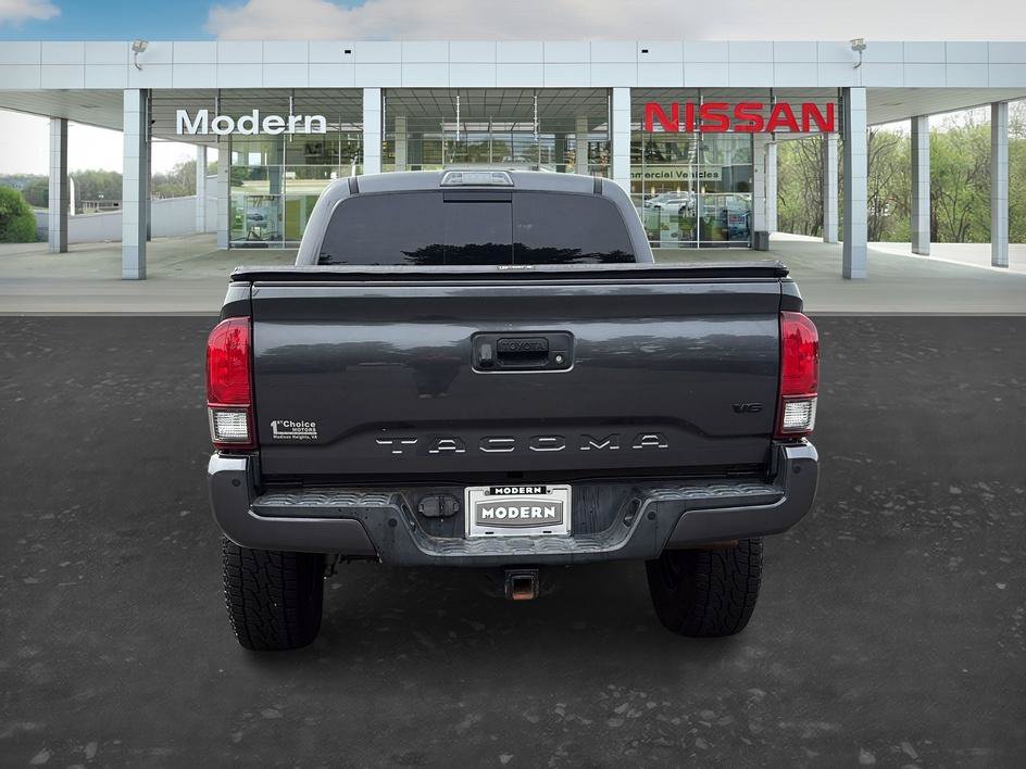 Used 2019 Toyota Tacoma TRD Sport AWD/4WD image 4
