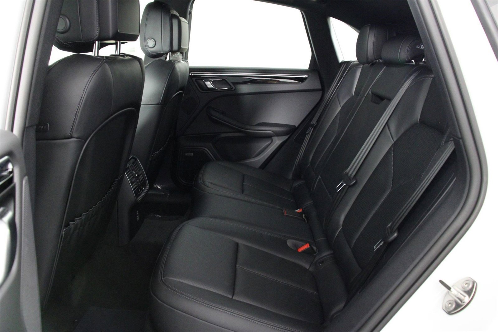 New 2025 Porsche Macan S image 18