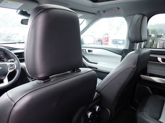 Certified 2024 Ford Explorer XLT w/ Equipment Group 202A AWD/4WD image 18
