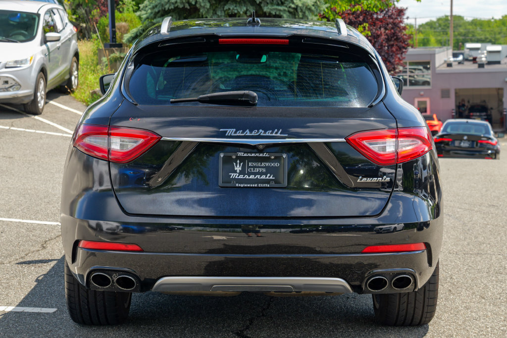 Used 2017 Maserati Levante S AWD/4WD image 6