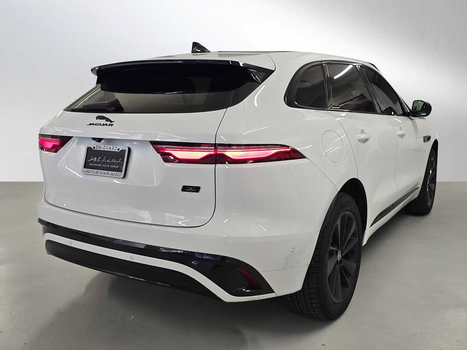 Used 2026 Jaguar F-PACE R-Dynamic S AWD/4WD image 5