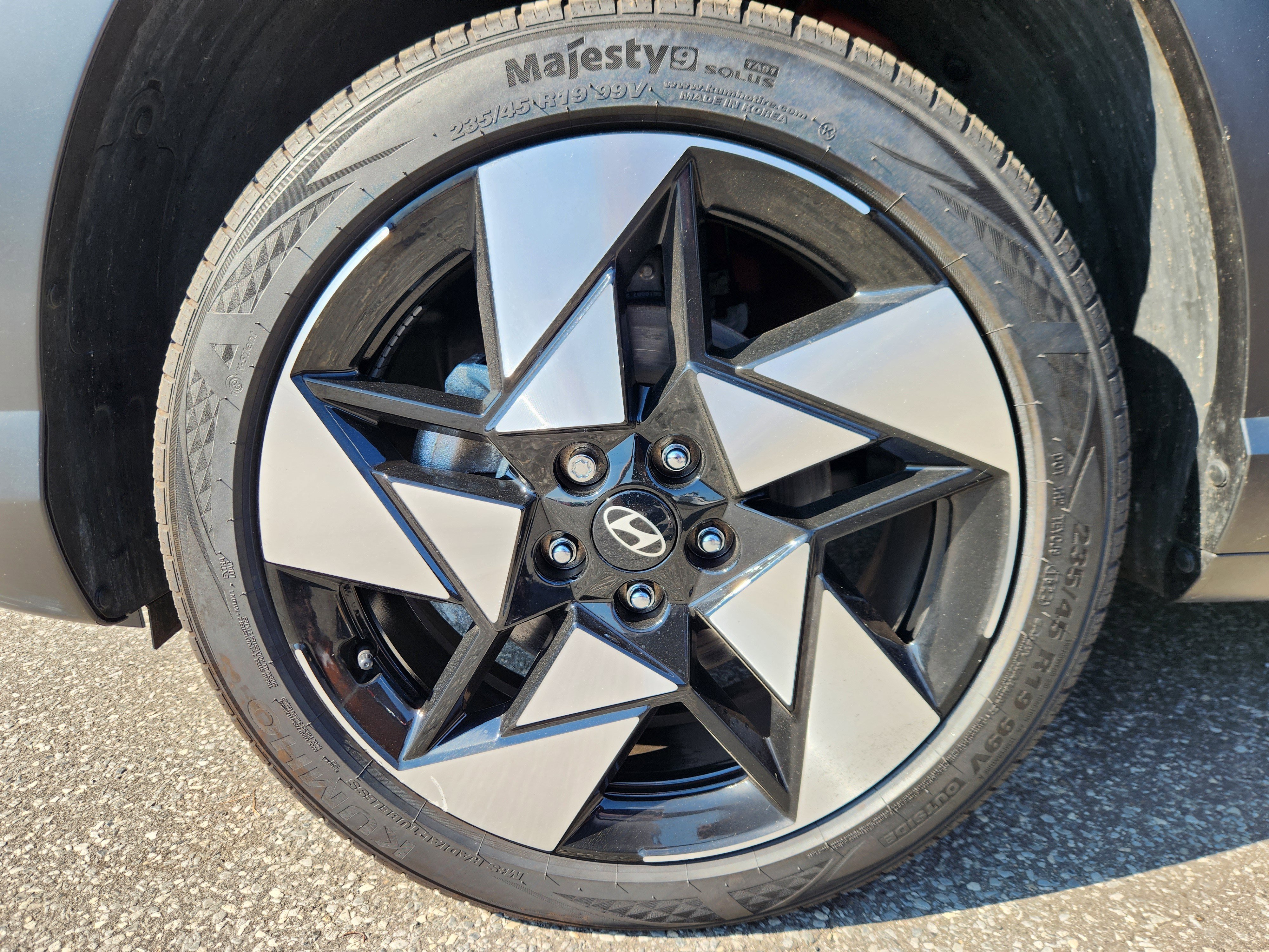 Certified 2024 Hyundai Kona Limited image 21