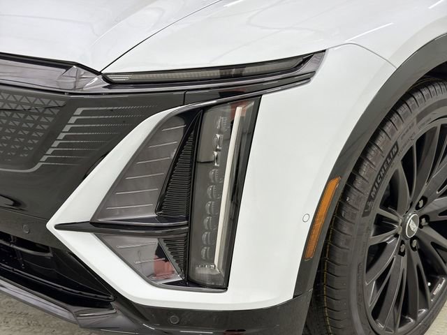 New 2026 Cadillac Lyriq Premium Sport w/ LPO, ONYX Package image 15
