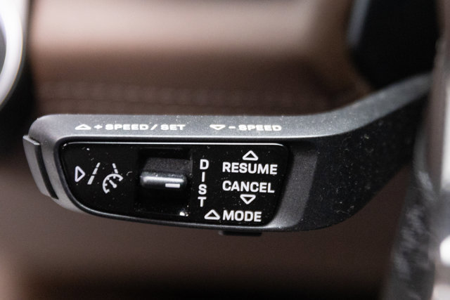 Used 2023 Porsche Panamera 4S Executive image 13