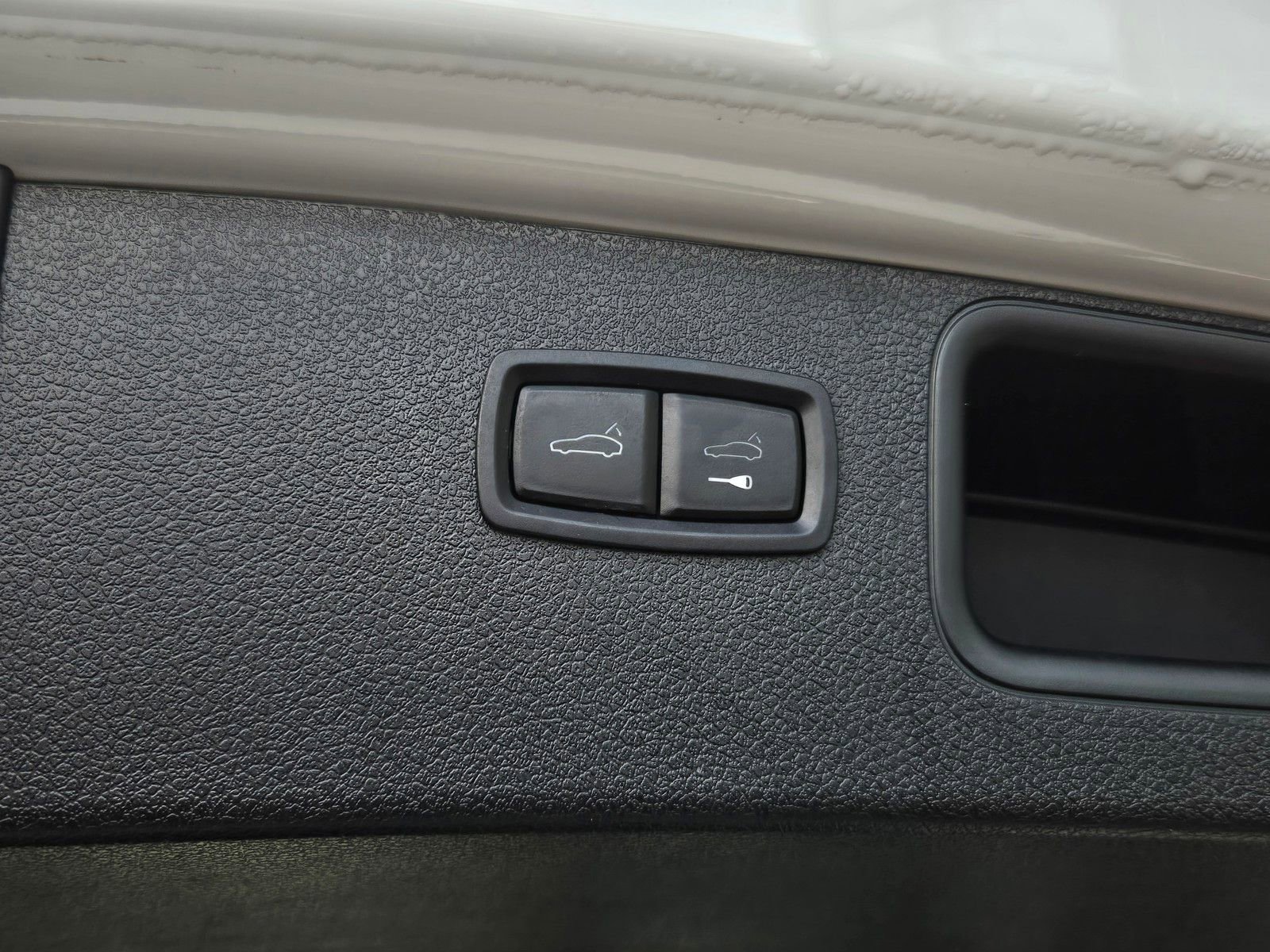 Used 2024 Porsche Macan image 28