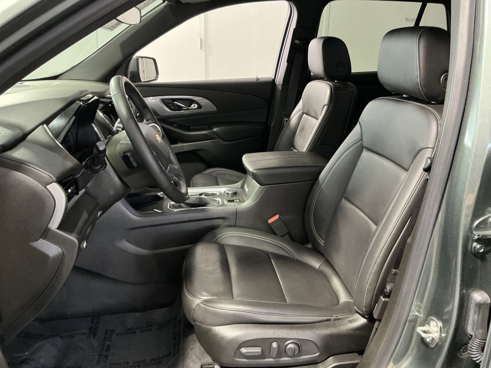 Used 2023 Chevrolet Traverse LT image 21