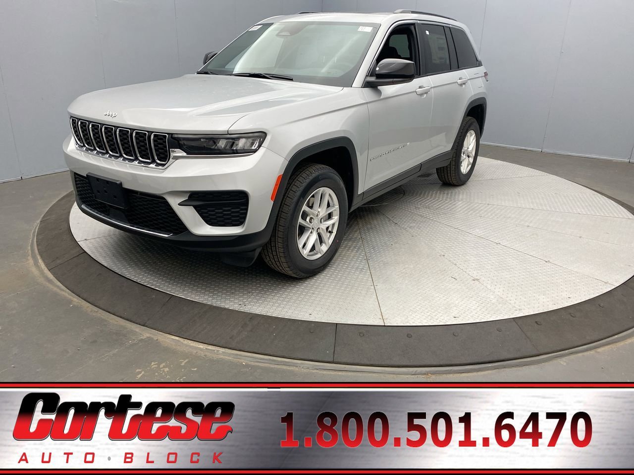 New 2025 Jeep Grand Cherokee Laredo X w/ Luxury Tech Group I AWD/4WD image 1