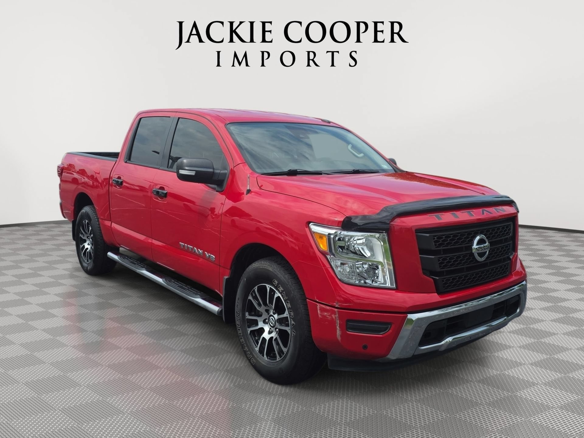Used 2020 Nissan Titan SV w/ SV Convenience Package RWD image 3