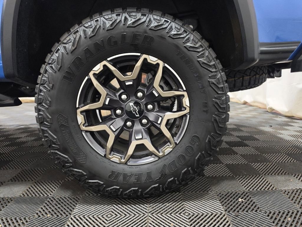 Used 2025 Chevrolet Colorado ZR2 w/ Technology Package image 30
