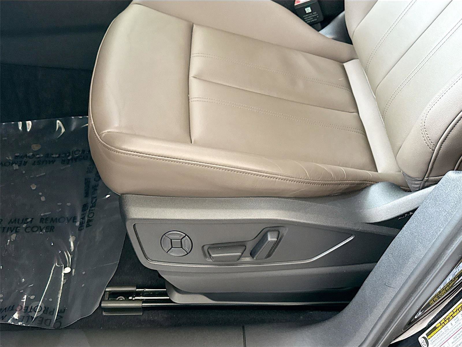 Certified 2025 Audi Q5 Premium w/ Convenience Package AWD/4WD image 20