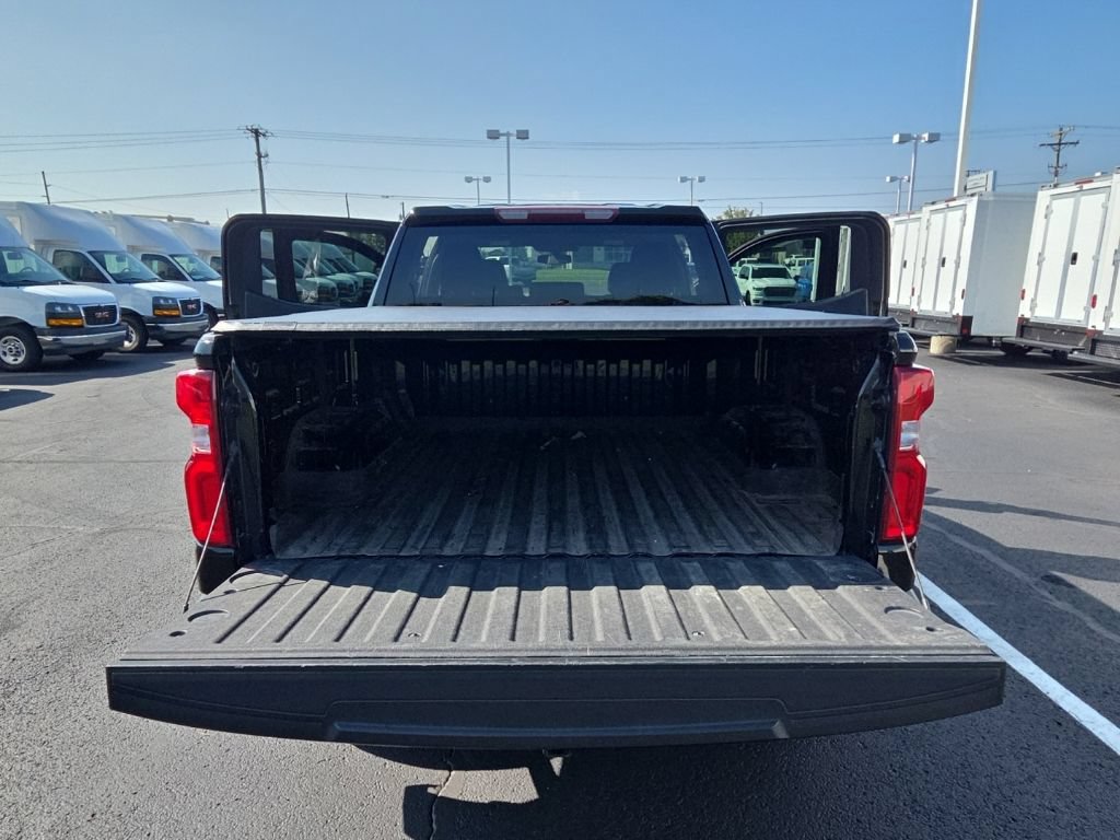 Used 2020 Chevrolet Silverado 1500 Custom w/ Custom Value Package AWD/4WD image 14