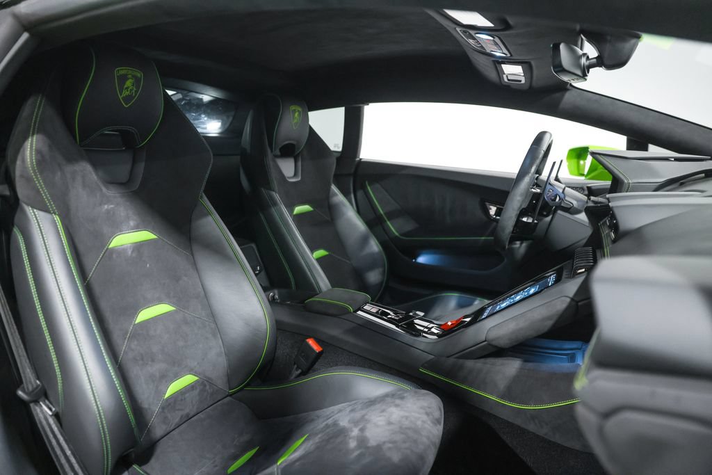 Used 2020 Lamborghini Huracan EVO AWD/4WD image 23