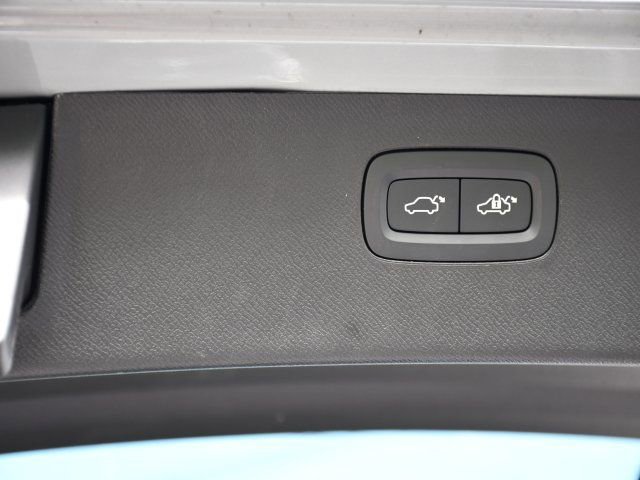 Used 2025 Volvo XC90 B6 Core w/ Protection Package Premier AWD/4WD image 24