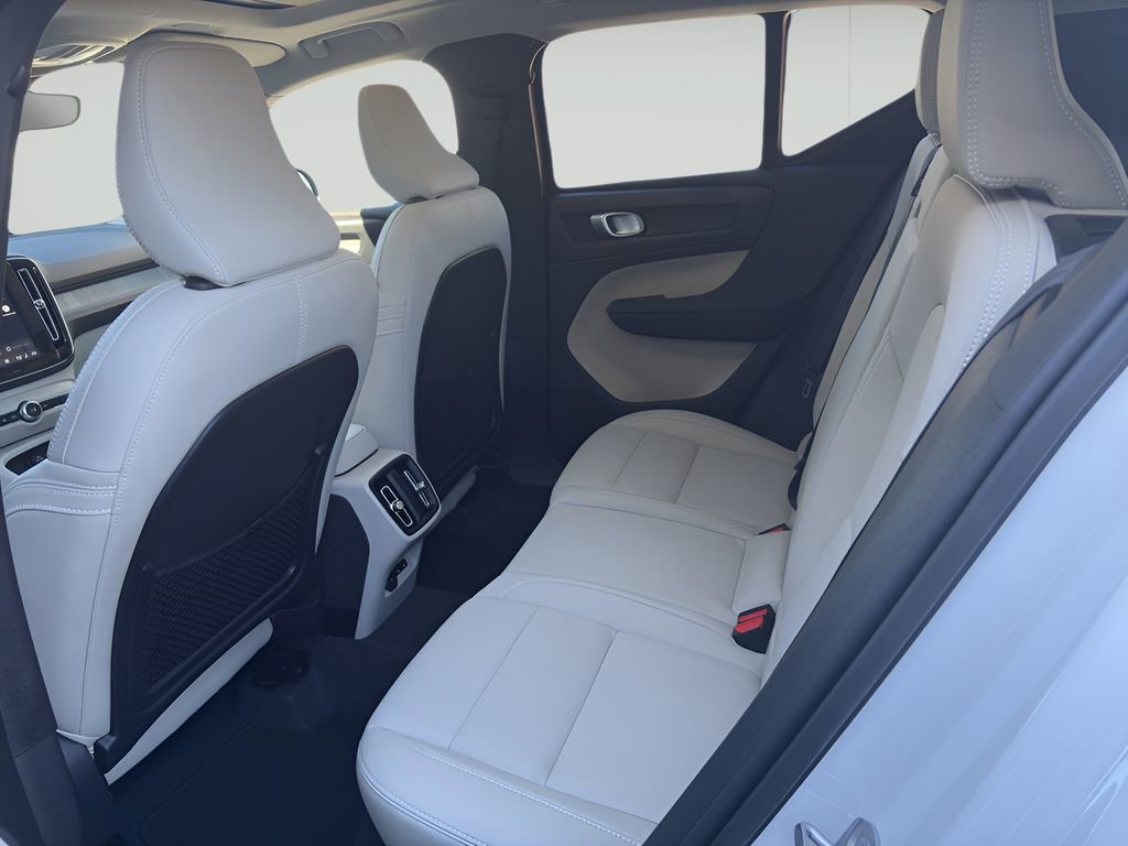 New 2026 Volvo XC40 B5 Plus w/ Protection Package Premier AWD/4WD image 8