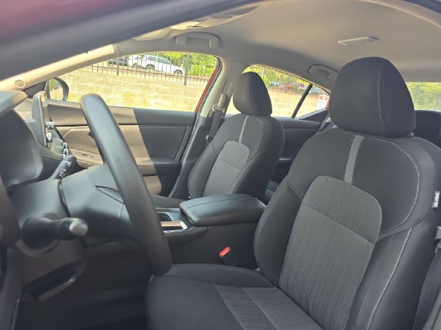 Used 2025 Nissan Sentra SV FWD image 14