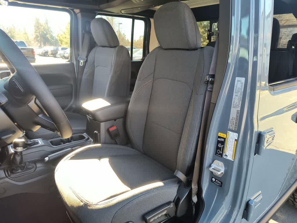 New 2026 Jeep Gladiator Sport AWD/4WD image 11