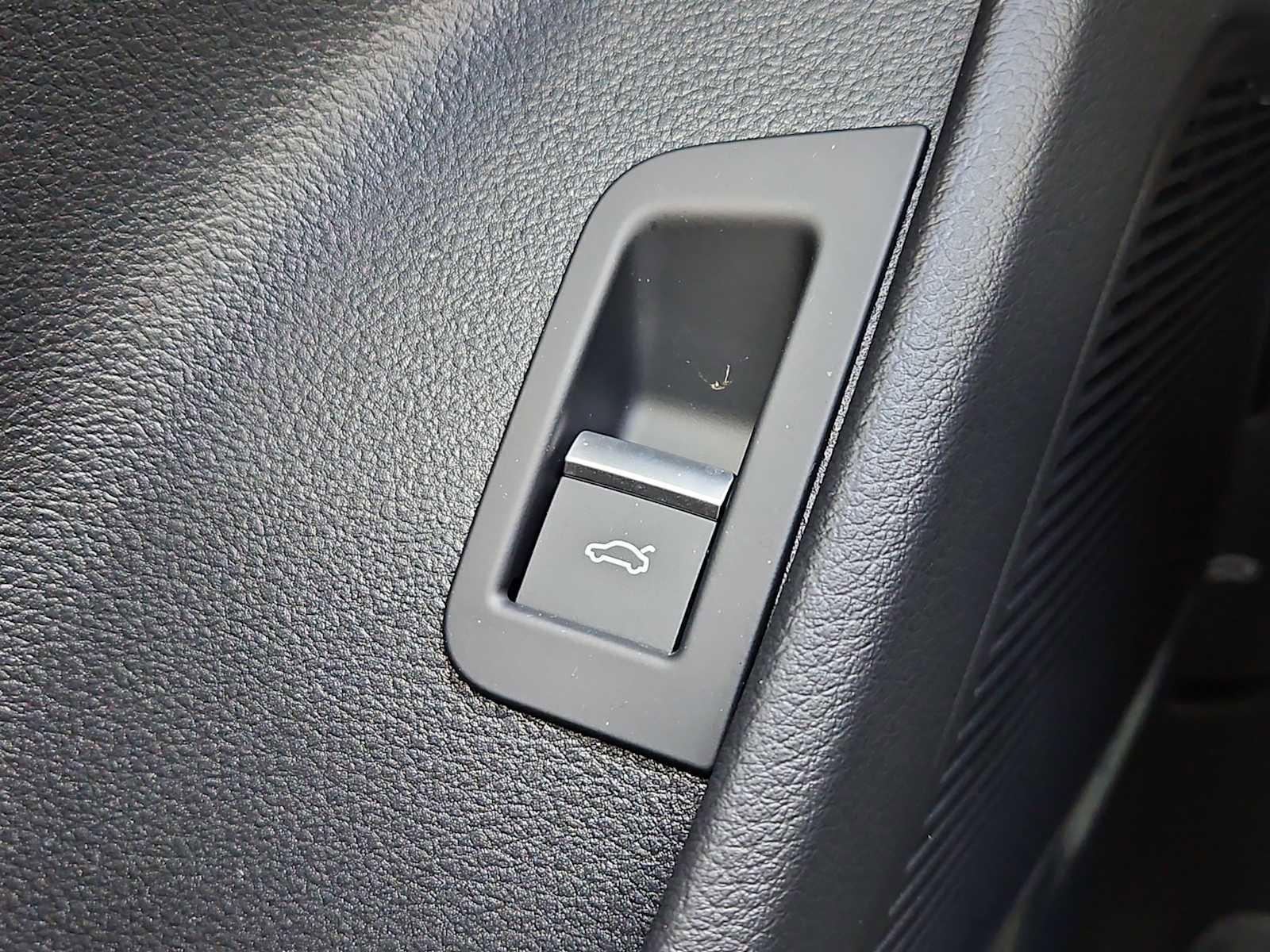 New 2026 Audi Q8 Premium Plus image 16